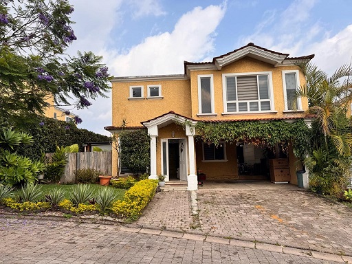 Venta de Casa o Casas, Terrenos, Propiedades, Apartamentos, Inmuebles en Guatemala, zona 11, zona 7, zona 2, zona 18, zona 16, Mixco, Carretera Al Salvador, Fraijanes, Santa Catarina Pinula, Antigua Guatemala, Villa Nueva, Villa Canales, San Miguel Petapa - Venta o Alquiler de Casas En Guatemala
