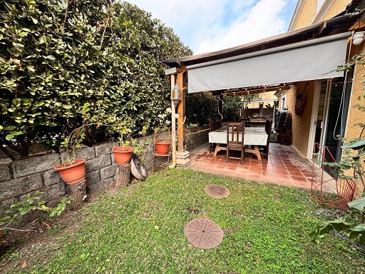 Venta de Casa o Casas, Terrenos, Propiedades, Apartamentos, Inmuebles en Guatemala, zona 11, zona 7, zona 2, zona 18, zona 16, Mixco, Carretera Al Salvador, Fraijanes, Santa Catarina Pinula, Antigua Guatemala, Villa Nueva, Villa Canales, San Miguel Petapa - Venta o Alquiler de Casas En Guatemala