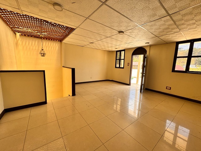 Venta de Casa o Casas, Terrenos, Propiedades, Apartamentos, Inmuebles en Guatemala, zona 11, zona 7, zona 2, zona 18, zona 16, Mixco, Carretera Al Salvador, Fraijanes, Santa Catarina Pinula, Antigua Guatemala, Villa Nueva, Villa Canales, San Miguel Petapa - Venta o Alquiler de Casas En Guatemala