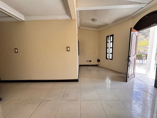 Venta de Casa o Casas, Terrenos, Propiedades, Apartamentos, Inmuebles en Guatemala, zona 11, zona 7, zona 2, zona 18, zona 16, Mixco, Carretera Al Salvador, Fraijanes, Santa Catarina Pinula, Antigua Guatemala, Villa Nueva, Villa Canales, San Miguel Petapa - Venta o Alquiler de Casas En Guatemala