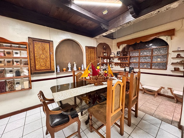 Venta de Casa o Casas, Terrenos, Propiedades, Apartamentos, Inmuebles en Guatemala, zona 11, zona 7, zona 2, zona 18, zona 16, Mixco, Carretera Al Salvador, Fraijanes, Santa Catarina Pinula, Antigua Guatemala, Villa Nueva, Villa Canales, San Miguel Petapa - Venta o Alquiler de Casas En Guatemala
