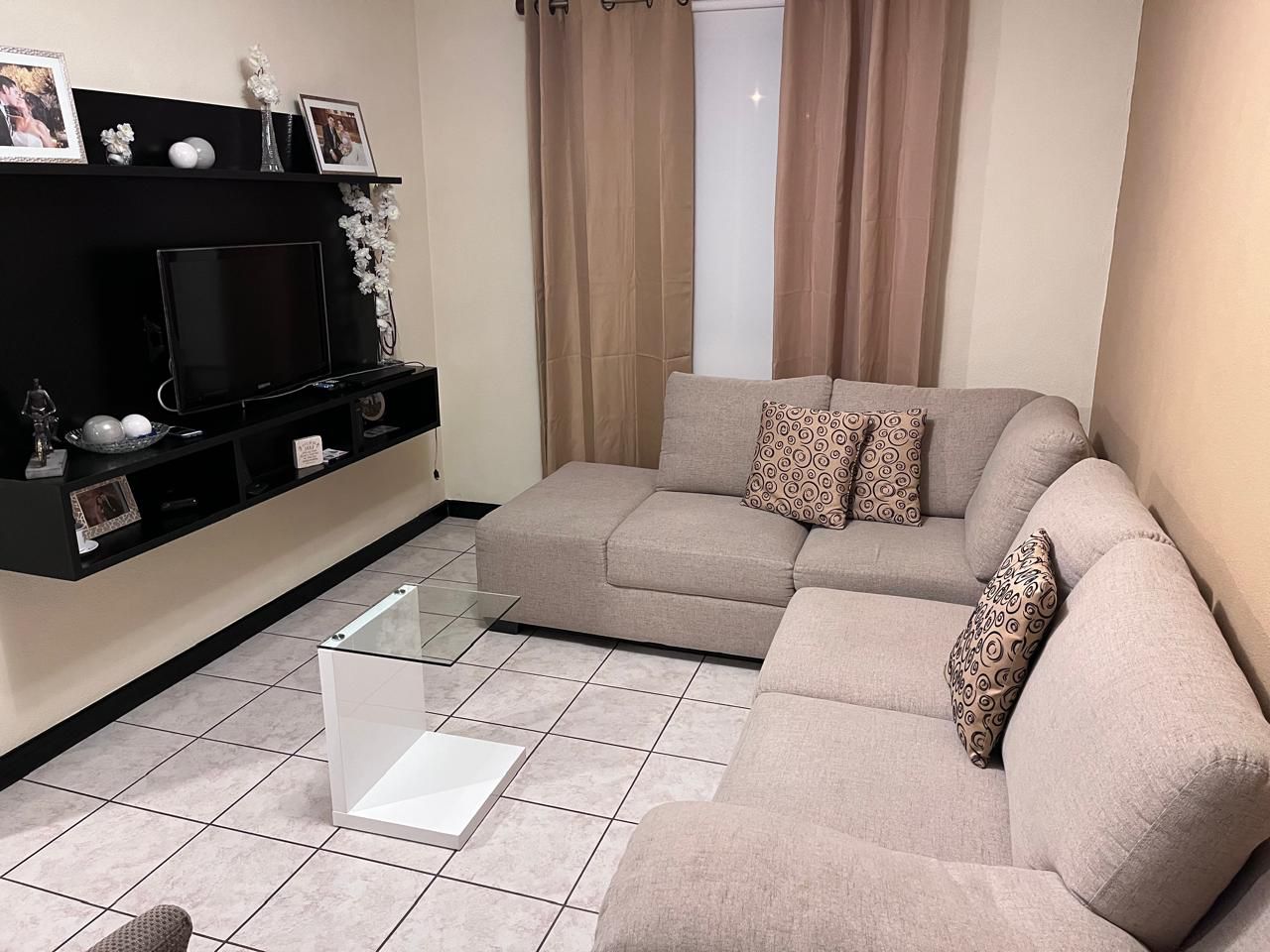 Venta de Casa o Casas, Terrenos, Propiedades, Apartamentos, Inmuebles en Guatemala, zona 11, zona 7, zona 2, zona 18, zona 16, Mixco, Carretera Al Salvador, Fraijanes, Santa Catarina Pinula, Antigua Guatemala, Villa Nueva, Villa Canales, San Miguel Petapa - Venta o Alquiler de Casas En Guatemala