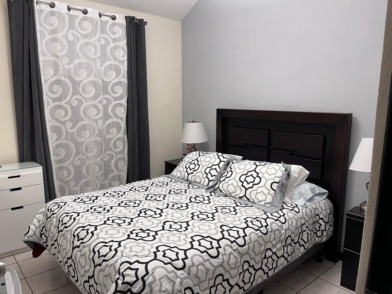 Venta de Casa o Casas, Terrenos, Propiedades, Apartamentos, Inmuebles en Guatemala, zona 11, zona 7, zona 2, zona 18, zona 16, Mixco, Carretera Al Salvador, Fraijanes, Santa Catarina Pinula, Antigua Guatemala, Villa Nueva, Villa Canales, San Miguel Petapa - Venta o Alquiler de Casas En Guatemala