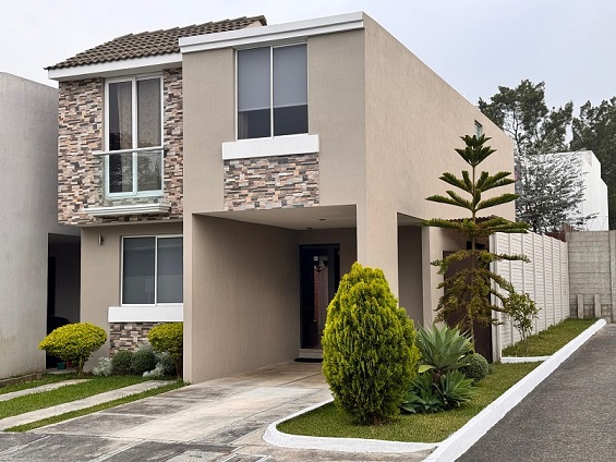 Venta de Casa o Casas, Terrenos, Propiedades, Apartamentos, Inmuebles en Guatemala, zona 11, zona 7, zona 2, zona 18, zona 16, Mixco, Carretera Al Salvador, Fraijanes, Santa Catarina Pinula, Antigua Guatemala, Villa Nueva, Villa Canales, San Miguel Petapa - Venta o Alquiler de Casas En Guatemala