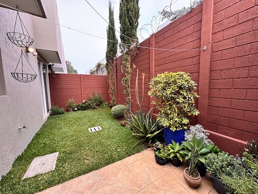 Venta de Casa o Casas, Terrenos, Propiedades, Apartamentos, Inmuebles en Guatemala, zona 11, zona 7, zona 2, zona 18, zona 16, Mixco, Carretera Al Salvador, Fraijanes, Santa Catarina Pinula, Antigua Guatemala, Villa Nueva, Villa Canales, San Miguel Petapa - Venta o Alquiler de Casas En Guatemala