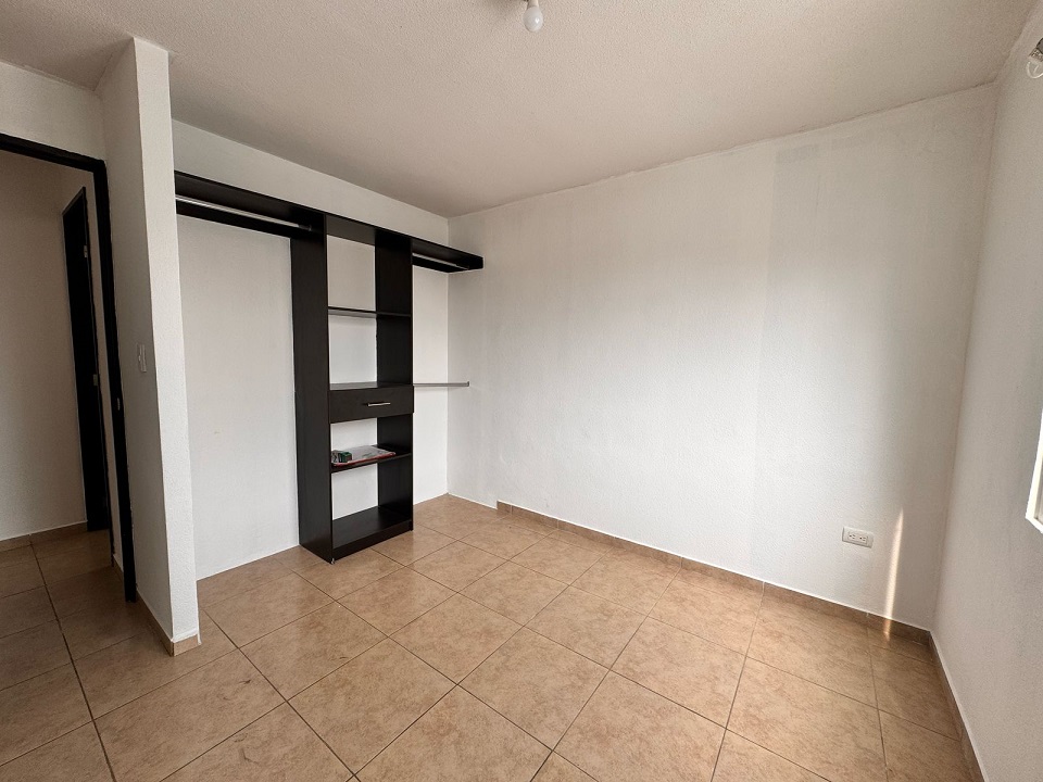 Venta de Casa o Casas, Terrenos, Propiedades, Apartamentos, Inmuebles en Guatemala, zona 11, zona 7, zona 2, zona 18, zona 16, Mixco, Carretera Al Salvador, Fraijanes, Santa Catarina Pinula, Antigua Guatemala, Villa Nueva, Villa Canales, San Miguel Petapa - Venta o Alquiler de Casas En Guatemala