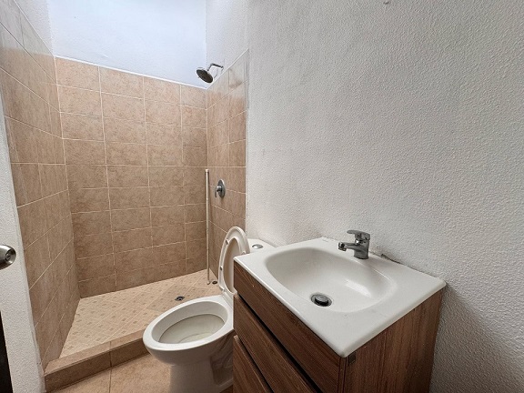 Venta de Casa o Casas, Terrenos, Propiedades, Apartamentos, Inmuebles en Guatemala, zona 11, zona 7, zona 2, zona 18, zona 16, Mixco, Carretera Al Salvador, Fraijanes, Santa Catarina Pinula, Antigua Guatemala, Villa Nueva, Villa Canales, San Miguel Petapa - Venta o Alquiler de Casas En Guatemala