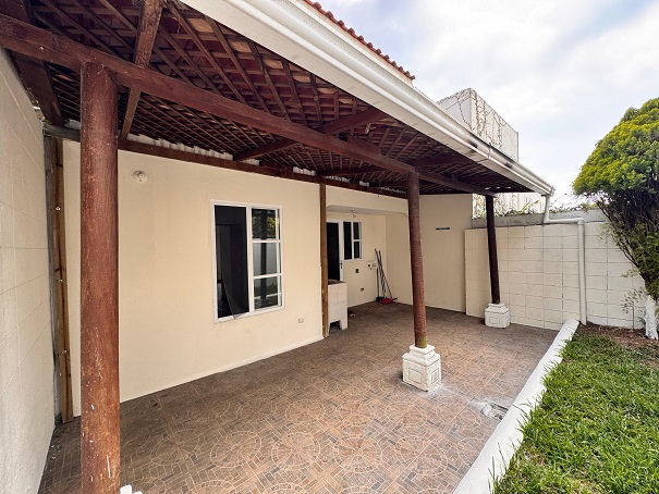 Venta de Casa o Casas, Terrenos, Propiedades, Apartamentos, Inmuebles en Guatemala, zona 11, zona 7, zona 2, zona 18, zona 16, Mixco, Carretera Al Salvador, Fraijanes, Santa Catarina Pinula, Antigua Guatemala, Villa Nueva, Villa Canales, San Miguel Petapa - Venta o Alquiler de Casas En Guatemala