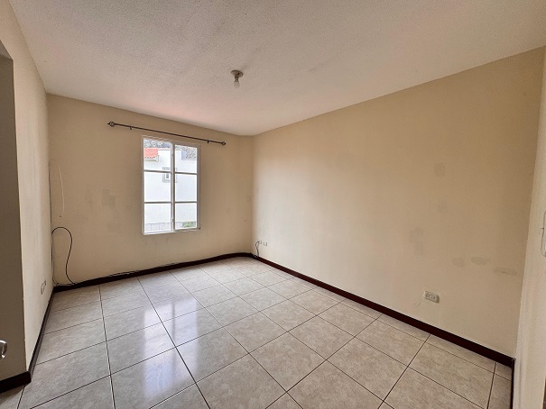 Venta de Casa o Casas, Terrenos, Propiedades, Apartamentos, Inmuebles en Guatemala, zona 11, zona 7, zona 2, zona 18, zona 16, Mixco, Carretera Al Salvador, Fraijanes, Santa Catarina Pinula, Antigua Guatemala, Villa Nueva, Villa Canales, San Miguel Petapa - Venta o Alquiler de Casas En Guatemala
