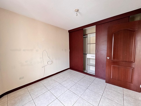Venta de Casa o Casas, Terrenos, Propiedades, Apartamentos, Inmuebles en Guatemala, zona 11, zona 7, zona 2, zona 18, zona 16, Mixco, Carretera Al Salvador, Fraijanes, Santa Catarina Pinula, Antigua Guatemala, Villa Nueva, Villa Canales, San Miguel Petapa - Venta o Alquiler de Casas En Guatemala