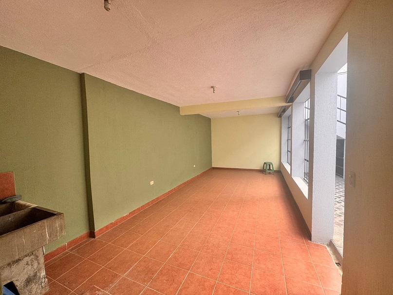 Venta de Casa o Casas, Terrenos, Propiedades, Apartamentos, Inmuebles en Guatemala, zona 11, zona 7, zona 2, zona 18, zona 16, Mixco, Carretera Al Salvador, Fraijanes, Santa Catarina Pinula, Antigua Guatemala, Villa Nueva, Villa Canales, San Miguel Petapa - Venta o Alquiler de Casas En Guatemala