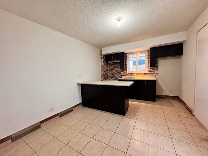 Venta de Casa o Casas, Terrenos, Propiedades, Apartamentos, Inmuebles en Guatemala, zona 11, zona 7, zona 2, zona 18, zona 16, Mixco, Carretera Al Salvador, Fraijanes, Santa Catarina Pinula, Antigua Guatemala, Villa Nueva, Villa Canales, San Miguel Petapa - Venta o Alquiler de Casas En Guatemala