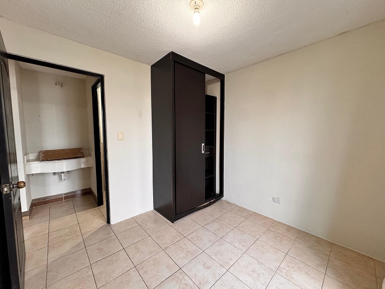 Venta de Casa o Casas, Terrenos, Propiedades, Apartamentos, Inmuebles en Guatemala, zona 11, zona 7, zona 2, zona 18, zona 16, Mixco, Carretera Al Salvador, Fraijanes, Santa Catarina Pinula, Antigua Guatemala, Villa Nueva, Villa Canales, San Miguel Petapa - Venta o Alquiler de Casas En Guatemala