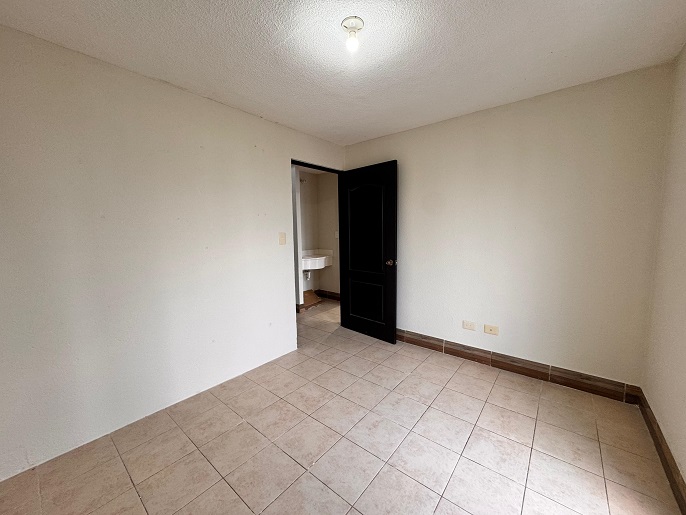 Venta de Casa o Casas, Terrenos, Propiedades, Apartamentos, Inmuebles en Guatemala, zona 11, zona 7, zona 2, zona 18, zona 16, Mixco, Carretera Al Salvador, Fraijanes, Santa Catarina Pinula, Antigua Guatemala, Villa Nueva, Villa Canales, San Miguel Petapa - Venta o Alquiler de Casas En Guatemala