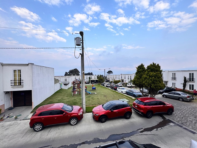 Venta de Casa o Casas, Terrenos, Propiedades, Apartamentos, Inmuebles en Guatemala, zona 11, zona 7, zona 2, zona 18, zona 16, Mixco, Carretera Al Salvador, Fraijanes, Santa Catarina Pinula, Antigua Guatemala, Villa Nueva, Villa Canales, San Miguel Petapa - Venta o Alquiler de Casas En Guatemala