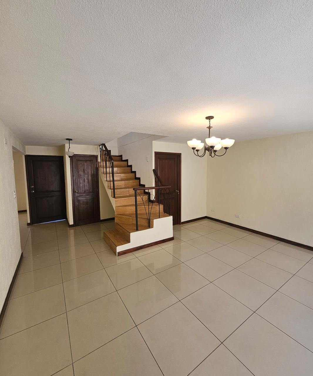 Venta de Casa o Casas, Terrenos, Propiedades, Apartamentos, Inmuebles en Guatemala, zona 11, zona 7, zona 2, zona 18, zona 16, Mixco, Carretera Al Salvador, Fraijanes, Santa Catarina Pinula, Antigua Guatemala, Villa Nueva, Villa Canales, San Miguel Petapa - Venta o Alquiler de Casas En Guatemala