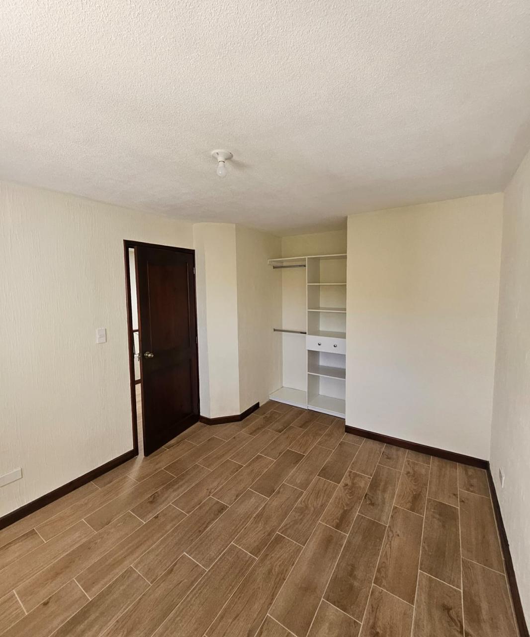 Venta de Casa o Casas, Terrenos, Propiedades, Apartamentos, Inmuebles en Guatemala, zona 11, zona 7, zona 2, zona 18, zona 16, Mixco, Carretera Al Salvador, Fraijanes, Santa Catarina Pinula, Antigua Guatemala, Villa Nueva, Villa Canales, San Miguel Petapa - Venta o Alquiler de Casas En Guatemala
