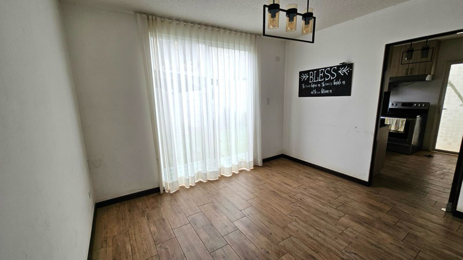 Venta de Casa o Casas, Terrenos, Propiedades, Apartamentos, Inmuebles en Guatemala, zona 11, zona 7, zona 2, zona 18, zona 16, Mixco, Carretera Al Salvador, Fraijanes, Santa Catarina Pinula, Antigua Guatemala, Villa Nueva, Villa Canales, San Miguel Petapa - Venta o Alquiler de Casas En Guatemala
