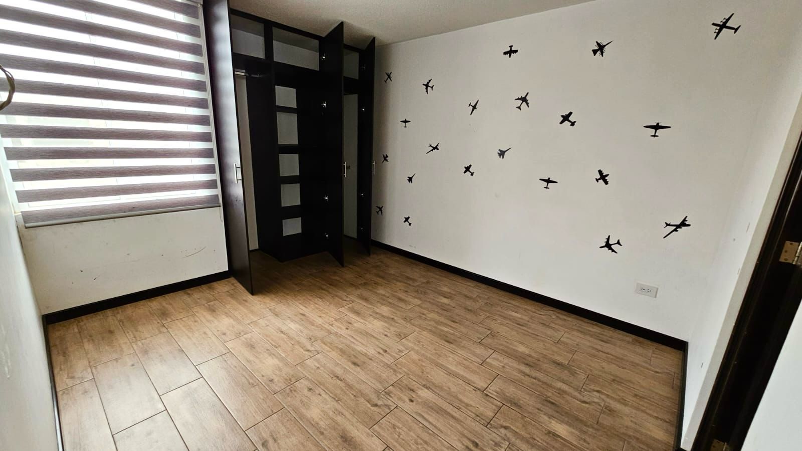 Venta de Casa o Casas, Terrenos, Propiedades, Apartamentos, Inmuebles en Guatemala, zona 11, zona 7, zona 2, zona 18, zona 16, Mixco, Carretera Al Salvador, Fraijanes, Santa Catarina Pinula, Antigua Guatemala, Villa Nueva, Villa Canales, San Miguel Petapa - Venta o Alquiler de Casas En Guatemala