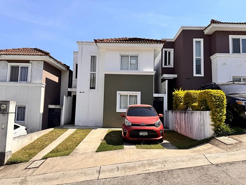 Venta de Casa o Casas, Terrenos, Propiedades, Apartamentos, Inmuebles en Guatemala, zona 11, zona 7, zona 2, zona 18, zona 16, Mixco, Carretera Al Salvador, Fraijanes, Santa Catarina Pinula, Antigua Guatemala, Villa Nueva, Villa Canales, San Miguel Petapa - Venta o Alquiler de Casas En Guatemala
