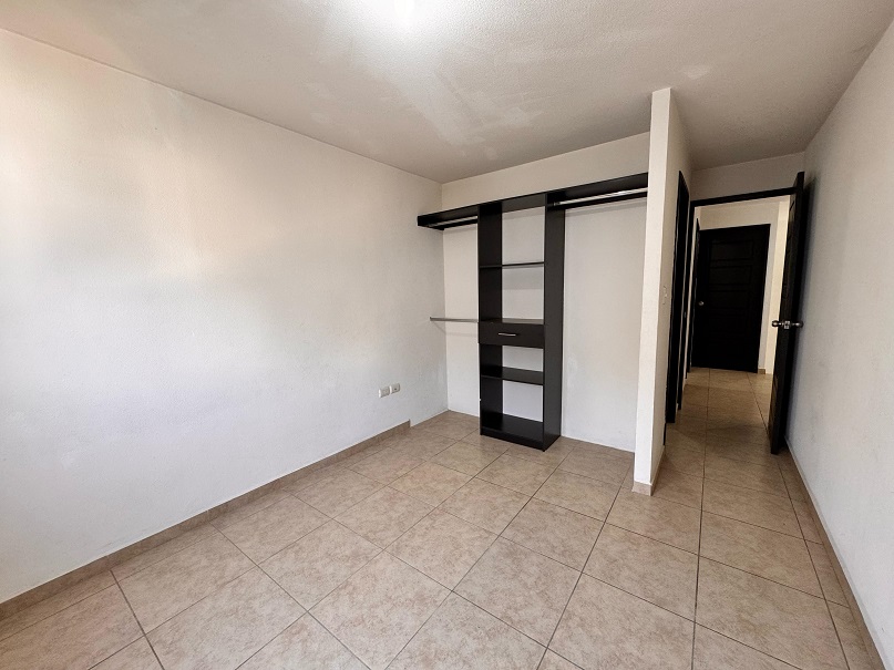 Venta de Casa o Casas, Terrenos, Propiedades, Apartamentos, Inmuebles en Guatemala, zona 11, zona 7, zona 2, zona 18, zona 16, Mixco, Carretera Al Salvador, Fraijanes, Santa Catarina Pinula, Antigua Guatemala, Villa Nueva, Villa Canales, San Miguel Petapa - Venta o Alquiler de Casas En Guatemala
