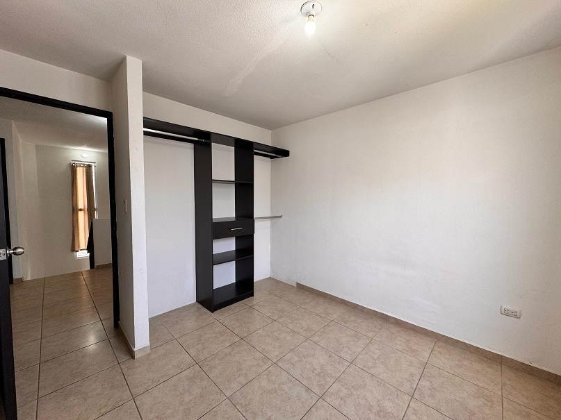 Venta de Casa o Casas, Terrenos, Propiedades, Apartamentos, Inmuebles en Guatemala, zona 11, zona 7, zona 2, zona 18, zona 16, Mixco, Carretera Al Salvador, Fraijanes, Santa Catarina Pinula, Antigua Guatemala, Villa Nueva, Villa Canales, San Miguel Petapa - Venta o Alquiler de Casas En Guatemala