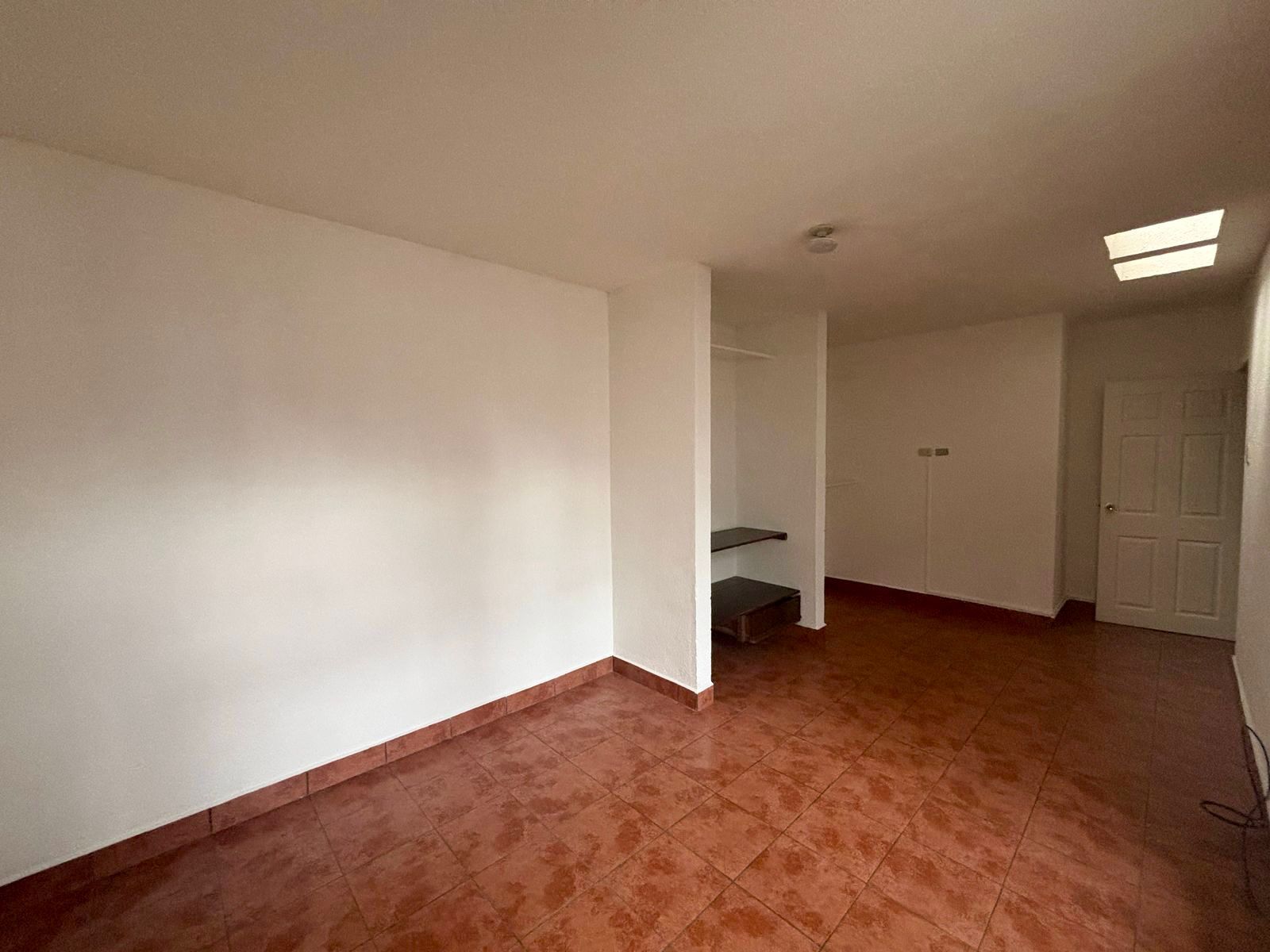 Venta de Casa o Casas, Terrenos, Propiedades, Apartamentos, Inmuebles en Guatemala, zona 11, zona 7, zona 2, zona 18, zona 16, Mixco, Carretera Al Salvador, Fraijanes, Santa Catarina Pinula, Antigua Guatemala, Villa Nueva, Villa Canales, San Miguel Petapa - Venta o Alquiler de Casas En Guatemala