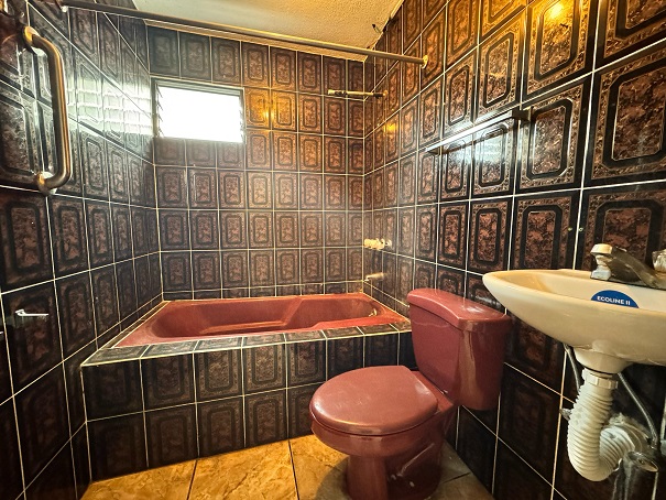 Venta de Casa o Casas, Terrenos, Propiedades, Apartamentos, Inmuebles en Guatemala, zona 11, zona 7, zona 2, zona 18, zona 16, Mixco, Carretera Al Salvador, Fraijanes, Santa Catarina Pinula, Antigua Guatemala, Villa Nueva, Villa Canales, San Miguel Petapa - Venta o Alquiler de Casas En Guatemala