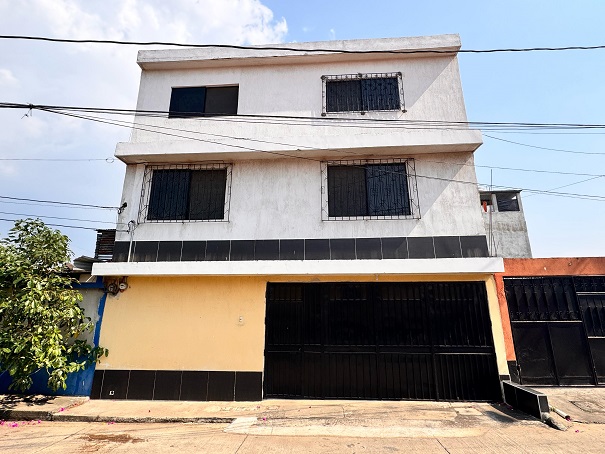 Venta de Casa o Casas, Terrenos, Propiedades, Apartamentos, Inmuebles en Guatemala, zona 11, zona 7, zona 2, zona 18, zona 16, Mixco, Carretera Al Salvador, Fraijanes, Santa Catarina Pinula, Antigua Guatemala, Villa Nueva, Villa Canales, San Miguel Petapa - Venta o Alquiler de Casas En Guatemala