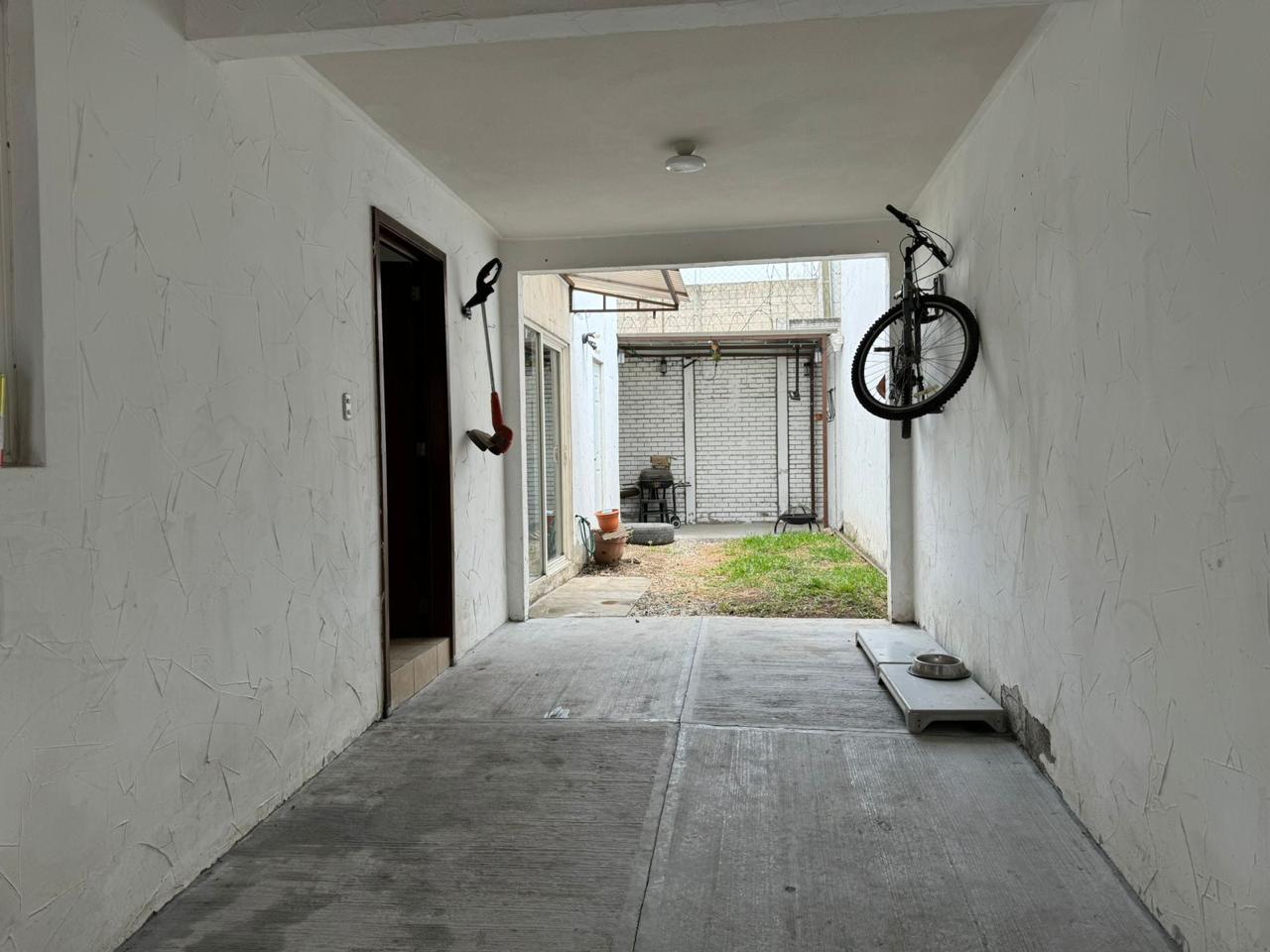 Venta de Casa o Casas, Terrenos, Propiedades, Apartamentos, Inmuebles en Guatemala, zona 11, zona 7, zona 2, zona 18, zona 16, Mixco, Carretera Al Salvador, Fraijanes, Santa Catarina Pinula, Antigua Guatemala, Villa Nueva, Villa Canales, San Miguel Petapa - Venta o Alquiler de Casas En Guatemala