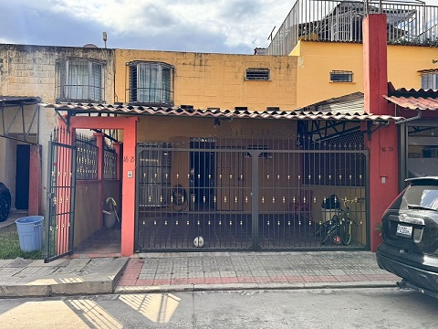 Venta de Casa o Casas, Terrenos, Propiedades, Apartamentos, Inmuebles en Guatemala, zona 11, zona 7, zona 2, zona 18, zona 16, Mixco, Carretera Al Salvador, Fraijanes, Santa Catarina Pinula, Antigua Guatemala, Villa Nueva, Villa Canales, San Miguel Petapa - Venta o Alquiler de Casas En Guatemala