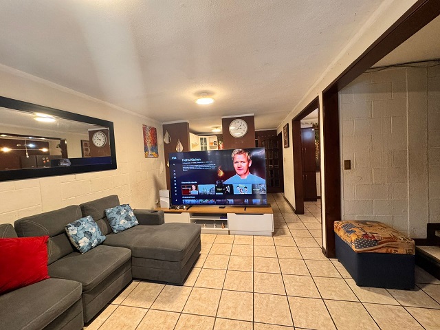 Venta de Casa o Casas, Terrenos, Propiedades, Apartamentos, Inmuebles en Guatemala, zona 11, zona 7, zona 2, zona 18, zona 16, Mixco, Carretera Al Salvador, Fraijanes, Santa Catarina Pinula, Antigua Guatemala, Villa Nueva, Villa Canales, San Miguel Petapa - Venta o Alquiler de Casas En Guatemala