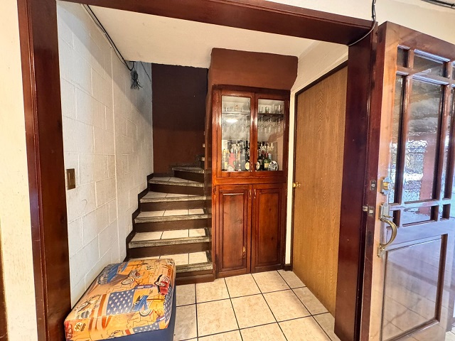 Venta de Casa o Casas, Terrenos, Propiedades, Apartamentos, Inmuebles en Guatemala, zona 11, zona 7, zona 2, zona 18, zona 16, Mixco, Carretera Al Salvador, Fraijanes, Santa Catarina Pinula, Antigua Guatemala, Villa Nueva, Villa Canales, San Miguel Petapa - Venta o Alquiler de Casas En Guatemala