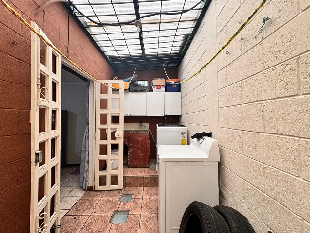 Venta de Casa o Casas, Terrenos, Propiedades, Apartamentos, Inmuebles en Guatemala, zona 11, zona 7, zona 2, zona 18, zona 16, Mixco, Carretera Al Salvador, Fraijanes, Santa Catarina Pinula, Antigua Guatemala, Villa Nueva, Villa Canales, San Miguel Petapa - Venta o Alquiler de Casas En Guatemala