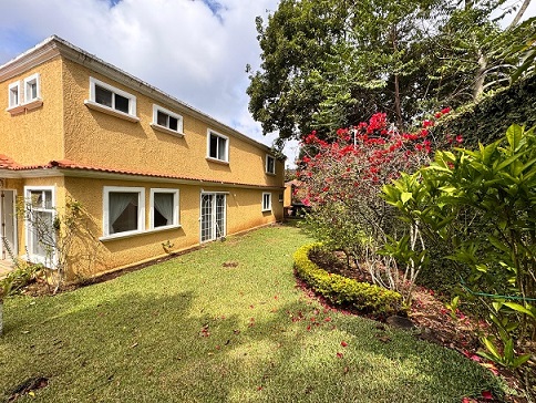 Venta de Casa o Casas, Terrenos, Propiedades, Apartamentos, Inmuebles en Guatemala, zona 11, zona 7, zona 2, zona 18, zona 16, Mixco, Carretera Al Salvador, Fraijanes, Santa Catarina Pinula, Antigua Guatemala, Villa Nueva, Villa Canales, San Miguel Petapa - Venta o Alquiler de Casas En Guatemala