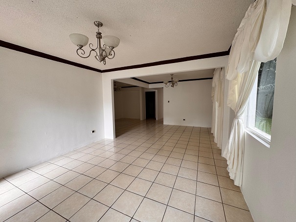 Venta de Casa o Casas, Terrenos, Propiedades, Apartamentos, Inmuebles en Guatemala, zona 11, zona 7, zona 2, zona 18, zona 16, Mixco, Carretera Al Salvador, Fraijanes, Santa Catarina Pinula, Antigua Guatemala, Villa Nueva, Villa Canales, San Miguel Petapa - Venta o Alquiler de Casas En Guatemala