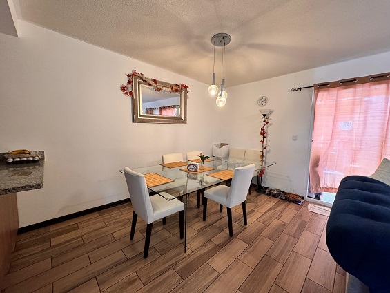 Venta de Casa o Casas, Terrenos, Propiedades, Apartamentos, Inmuebles en Guatemala, zona 11, zona 7, zona 2, zona 18, zona 16, Mixco, Carretera Al Salvador, Fraijanes, Santa Catarina Pinula, Antigua Guatemala, Villa Nueva, Villa Canales, San Miguel Petapa - Venta o Alquiler de Casas En Guatemala