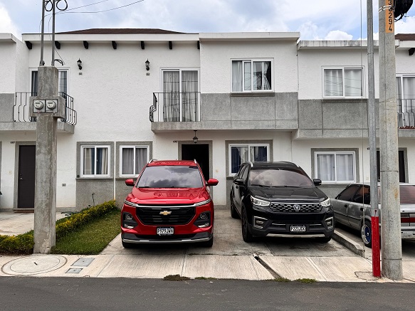 Venta de Casa o Casas, Terrenos, Propiedades, Apartamentos, Inmuebles en Guatemala, zona 11, zona 7, zona 2, zona 18, zona 16, Mixco, Carretera Al Salvador, Fraijanes, Santa Catarina Pinula, Antigua Guatemala, Villa Nueva, Villa Canales, San Miguel Petapa - Venta o Alquiler de Casas En Guatemala