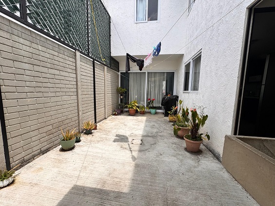 Venta de Casa o Casas, Terrenos, Propiedades, Apartamentos, Inmuebles en Guatemala, zona 11, zona 7, zona 2, zona 18, zona 16, Mixco, Carretera Al Salvador, Fraijanes, Santa Catarina Pinula, Antigua Guatemala, Villa Nueva, Villa Canales, San Miguel Petapa - Venta o Alquiler de Casas En Guatemala
