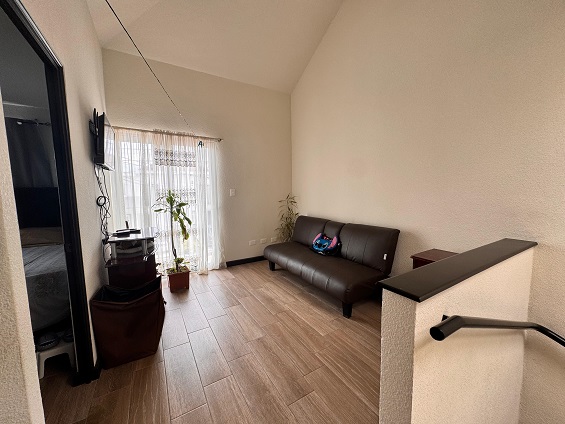 Venta de Casa o Casas, Terrenos, Propiedades, Apartamentos, Inmuebles en Guatemala, zona 11, zona 7, zona 2, zona 18, zona 16, Mixco, Carretera Al Salvador, Fraijanes, Santa Catarina Pinula, Antigua Guatemala, Villa Nueva, Villa Canales, San Miguel Petapa - Venta o Alquiler de Casas En Guatemala