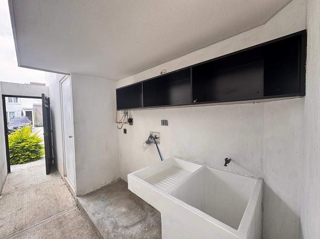 Venta de Casa o Casas, Terrenos, Propiedades, Apartamentos, Inmuebles en Guatemala, zona 11, zona 7, zona 2, zona 18, zona 16, Mixco, Carretera Al Salvador, Fraijanes, Santa Catarina Pinula, Antigua Guatemala, Villa Nueva, Villa Canales, San Miguel Petapa - Venta o Alquiler de Casas En Guatemala