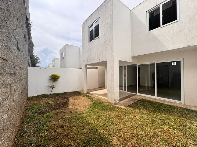 Venta de Casa o Casas, Terrenos, Propiedades, Apartamentos, Inmuebles en Guatemala, zona 11, zona 7, zona 2, zona 18, zona 16, Mixco, Carretera Al Salvador, Fraijanes, Santa Catarina Pinula, Antigua Guatemala, Villa Nueva, Villa Canales, San Miguel Petapa - Venta o Alquiler de Casas En Guatemala