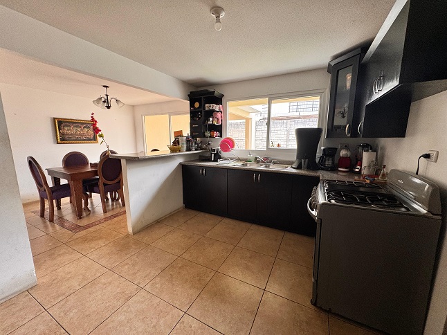 Venta de Casa o Casas, Terrenos, Propiedades, Apartamentos, Inmuebles en Guatemala, zona 11, zona 7, zona 2, zona 18, zona 16, Mixco, Carretera Al Salvador, Fraijanes, Santa Catarina Pinula, Antigua Guatemala, Villa Nueva, Villa Canales, San Miguel Petapa - Venta o Alquiler de Casas En Guatemala