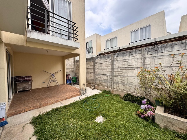 Venta de Casa o Casas, Terrenos, Propiedades, Apartamentos, Inmuebles en Guatemala, zona 11, zona 7, zona 2, zona 18, zona 16, Mixco, Carretera Al Salvador, Fraijanes, Santa Catarina Pinula, Antigua Guatemala, Villa Nueva, Villa Canales, San Miguel Petapa - Venta o Alquiler de Casas En Guatemala