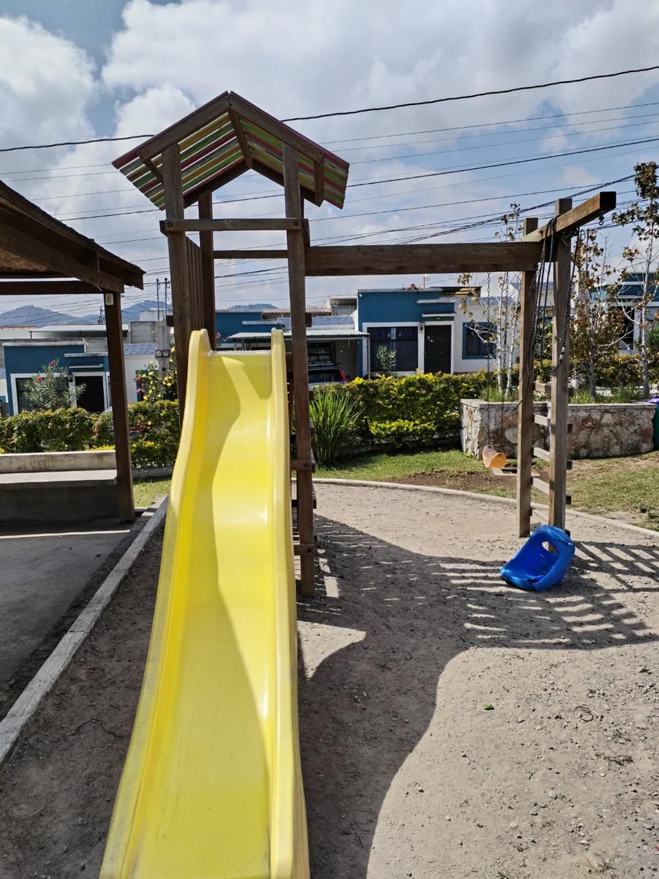 Venta de Casa o Casas, Terrenos, Propiedades, Apartamentos, Inmuebles en Guatemala, zona 11, zona 7, zona 2, zona 18, zona 16, Mixco, Carretera Al Salvador, Fraijanes, Santa Catarina Pinula, Antigua Guatemala, Villa Nueva, Villa Canales, San Miguel Petapa - Venta o Alquiler de Casas En Guatemala