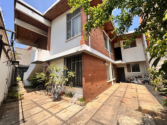 Venta de Casa o Casas, Terrenos, Propiedades, Apartamentos, Inmuebles en Guatemala, zona 11, zona 7, zona 2, zona 18, zona 16, Mixco, Carretera Al Salvador, Fraijanes, Santa Catarina Pinula, Antigua Guatemala, Villa Nueva, Villa Canales, San Miguel Petapa - Venta o Alquiler de Casas En Guatemala