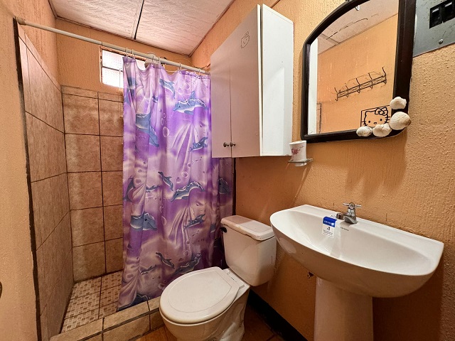 Venta de Casa o Casas, Terrenos, Propiedades, Apartamentos, Inmuebles en Guatemala, zona 11, zona 7, zona 2, zona 18, zona 16, Mixco, Carretera Al Salvador, Fraijanes, Santa Catarina Pinula, Antigua Guatemala, Villa Nueva, Villa Canales, San Miguel Petapa - Venta o Alquiler de Casas En Guatemala