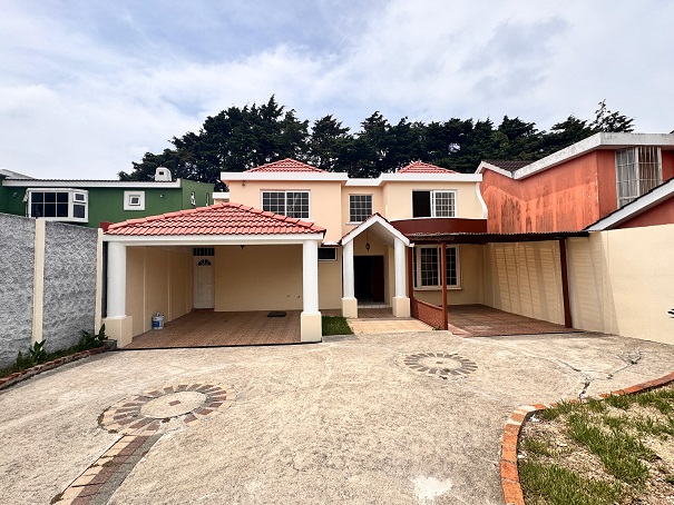 Venta de Casa o Casas, Terrenos, Propiedades, Apartamentos, Inmuebles en Guatemala, zona 11, zona 7, zona 2, zona 18, zona 16, Mixco, Carretera Al Salvador, Fraijanes, Santa Catarina Pinula, Antigua Guatemala, Villa Nueva, Villa Canales, San Miguel Petapa - Venta o Alquiler de Casas En Guatemala