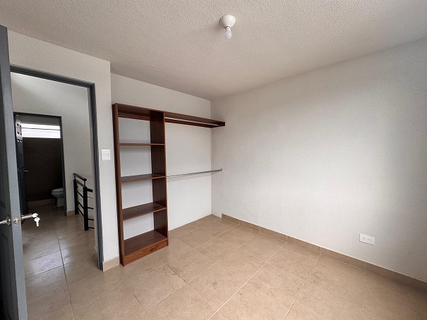 Venta de Casa o Casas, Terrenos, Propiedades, Apartamentos, Inmuebles en Guatemala, zona 11, zona 7, zona 2, zona 18, zona 16, Mixco, Carretera Al Salvador, Fraijanes, Santa Catarina Pinula, Antigua Guatemala, Villa Nueva, Villa Canales, San Miguel Petapa - Venta o Alquiler de Casas En Guatemala