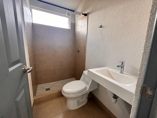 Venta de Casa o Casas, Terrenos, Propiedades, Apartamentos, Inmuebles en Guatemala, zona 11, zona 7, zona 2, zona 18, zona 16, Mixco, Carretera Al Salvador, Fraijanes, Santa Catarina Pinula, Antigua Guatemala, Villa Nueva, Villa Canales, San Miguel Petapa - Venta o Alquiler de Casas En Guatemala